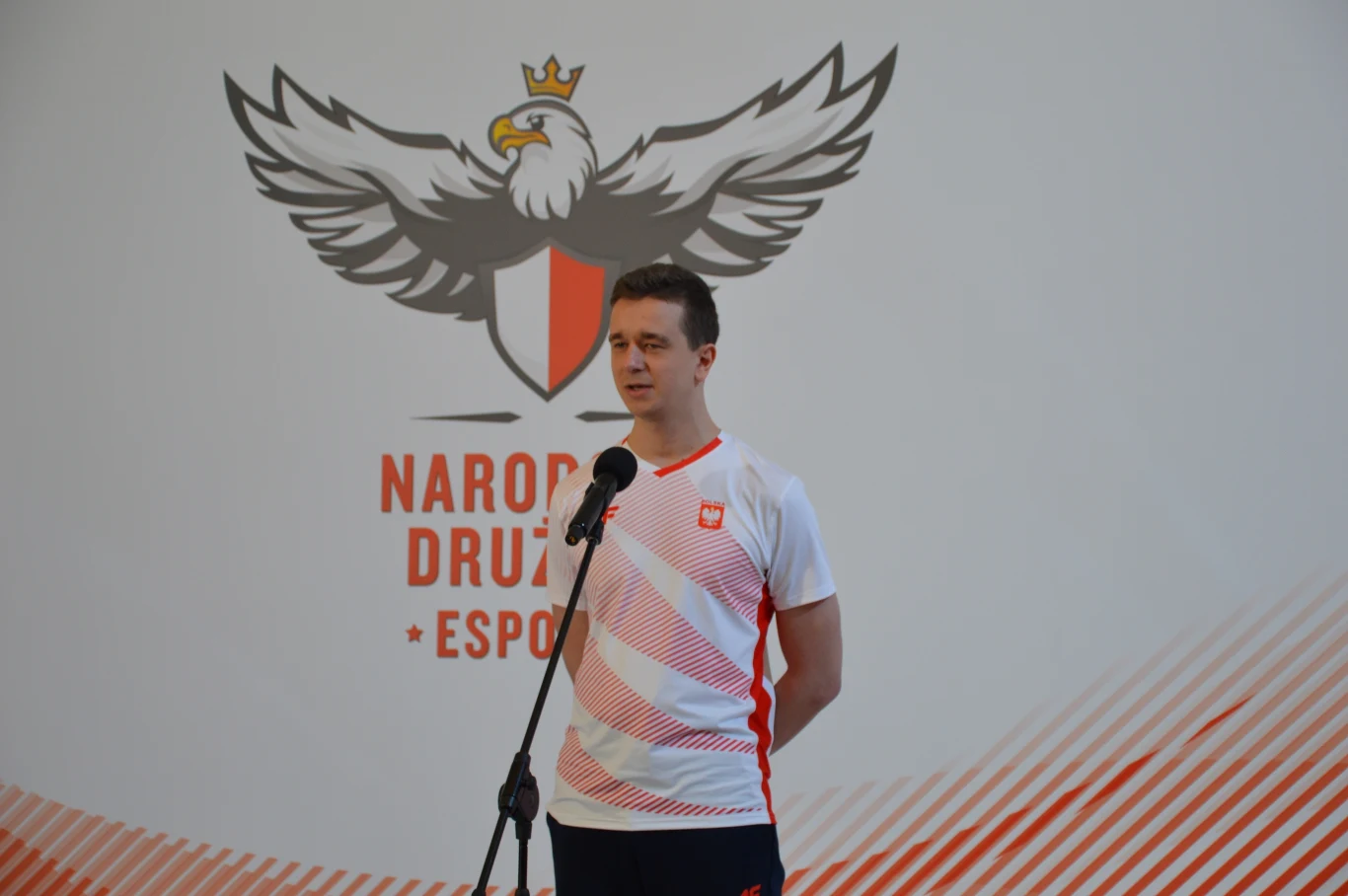 Bogdanowicz ogłosił także, że do wyłonienia pełnej listy reprezentantów brakuje dwóch graczy. Ci zostaną jednak wyłonieni przez specjalnie przygotowane kwalifikacje.