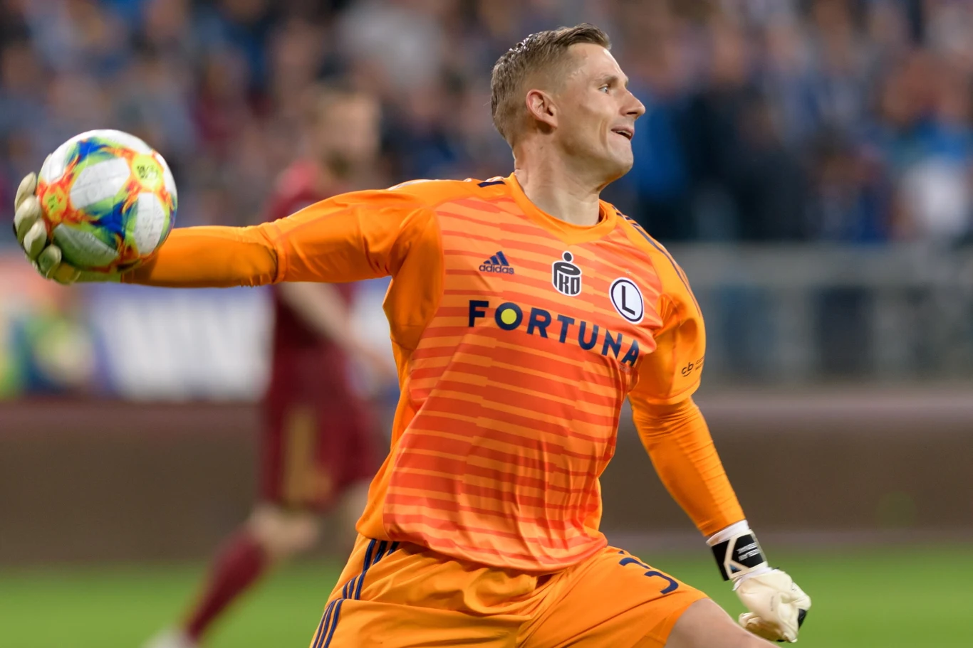 Zachowanie kibiców znów uderzyło w wizerunek piłkarskiej Ekstraklasy