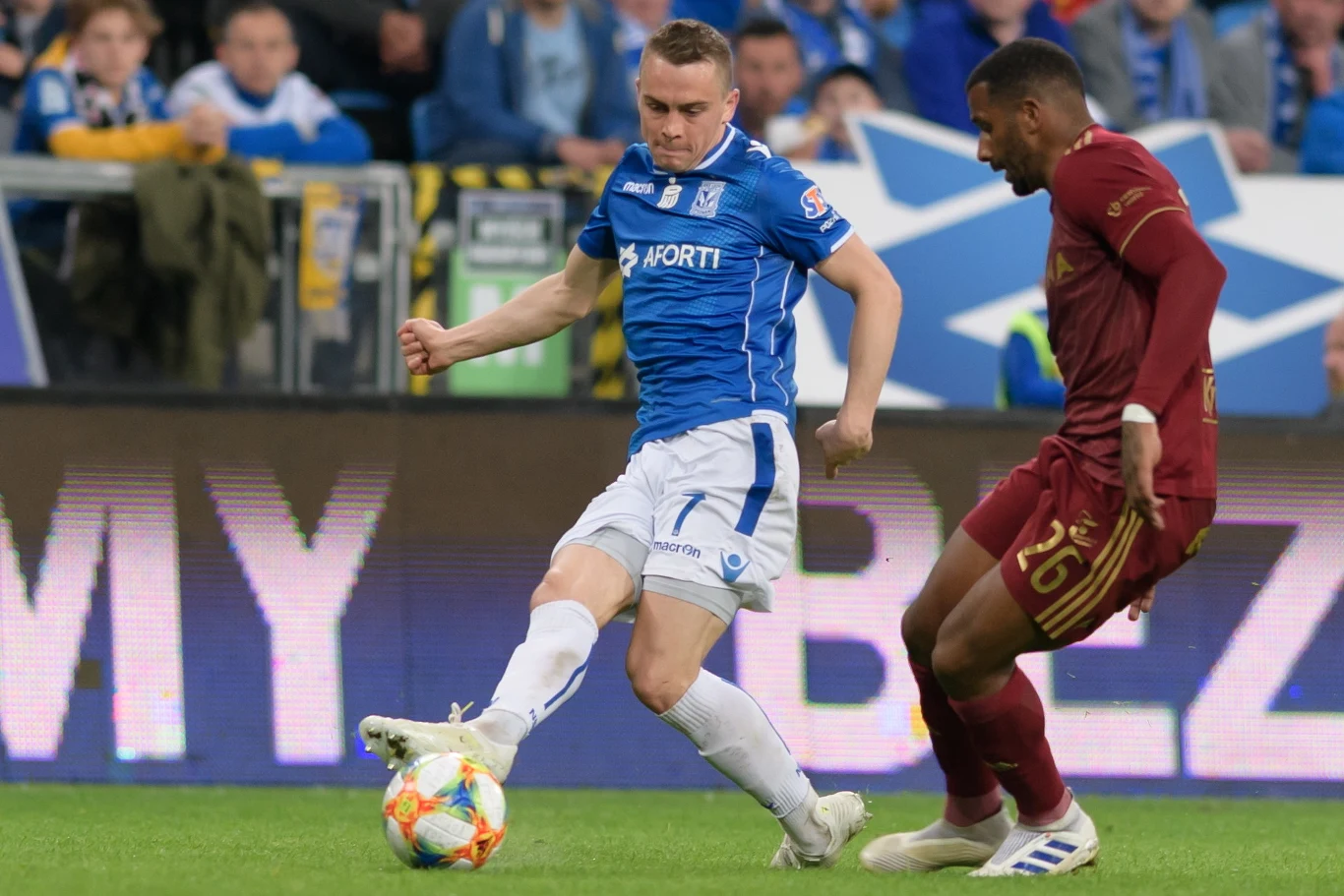 Zachowanie kibiców znów uderzyło w wizerunek piłkarskiej Ekstraklasy