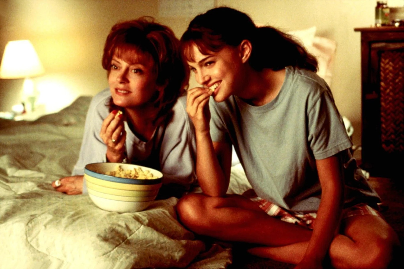 Portman szybko dała się poznać jako aktorka starannie dobierająca role. Na początku swojej kariery zaznaczyła, że nie zamierza grać we horrorach ani w żadnych produkcjach, w których "mogłaby wystąpić Jennifer Love Hewitt". 

Na zdjęciu: Susan Sarandon i Natalie Portman w filmie "Wszędzie, byle nie tu"