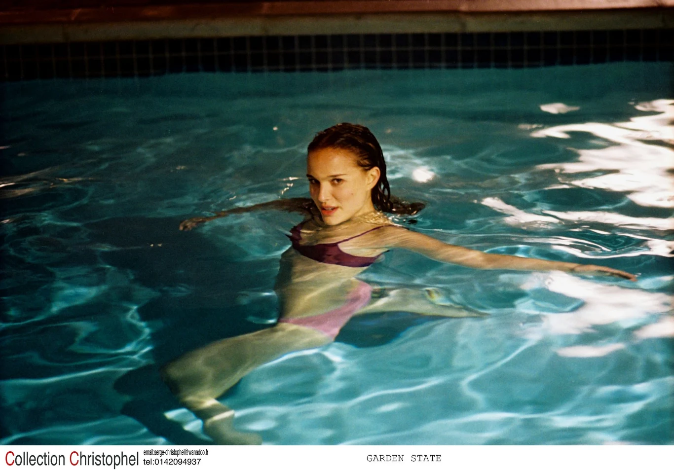 Portman przez długi czas nie chciała występować w scenach erotycznych. Z tego powodu prawie zrezygnowała z udziału w "Wszędzie, byle nie tu". Przyjęła rolę, gdy partnerująca jej Susan Sarandon wymusiła na producentach zmiany w scenariuszu. 

Na zdjęciu: Natalie Portman w filmie "Powrót do Garden State"