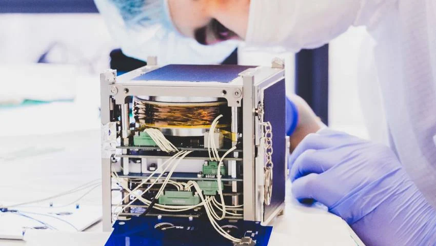 Pierwszy polski satelita już w kosmosie Pierwszy polski satelita już w kosmosie