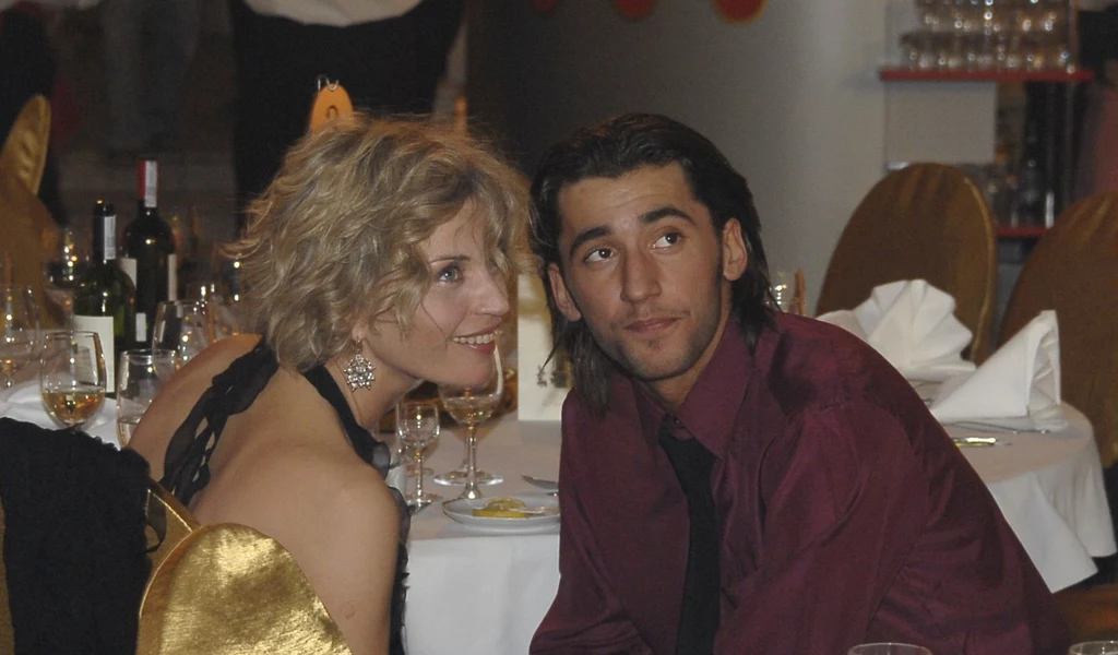 Foremniak i Maserak przyłapani na czułościach podczas jednej z imprez, rok 2006