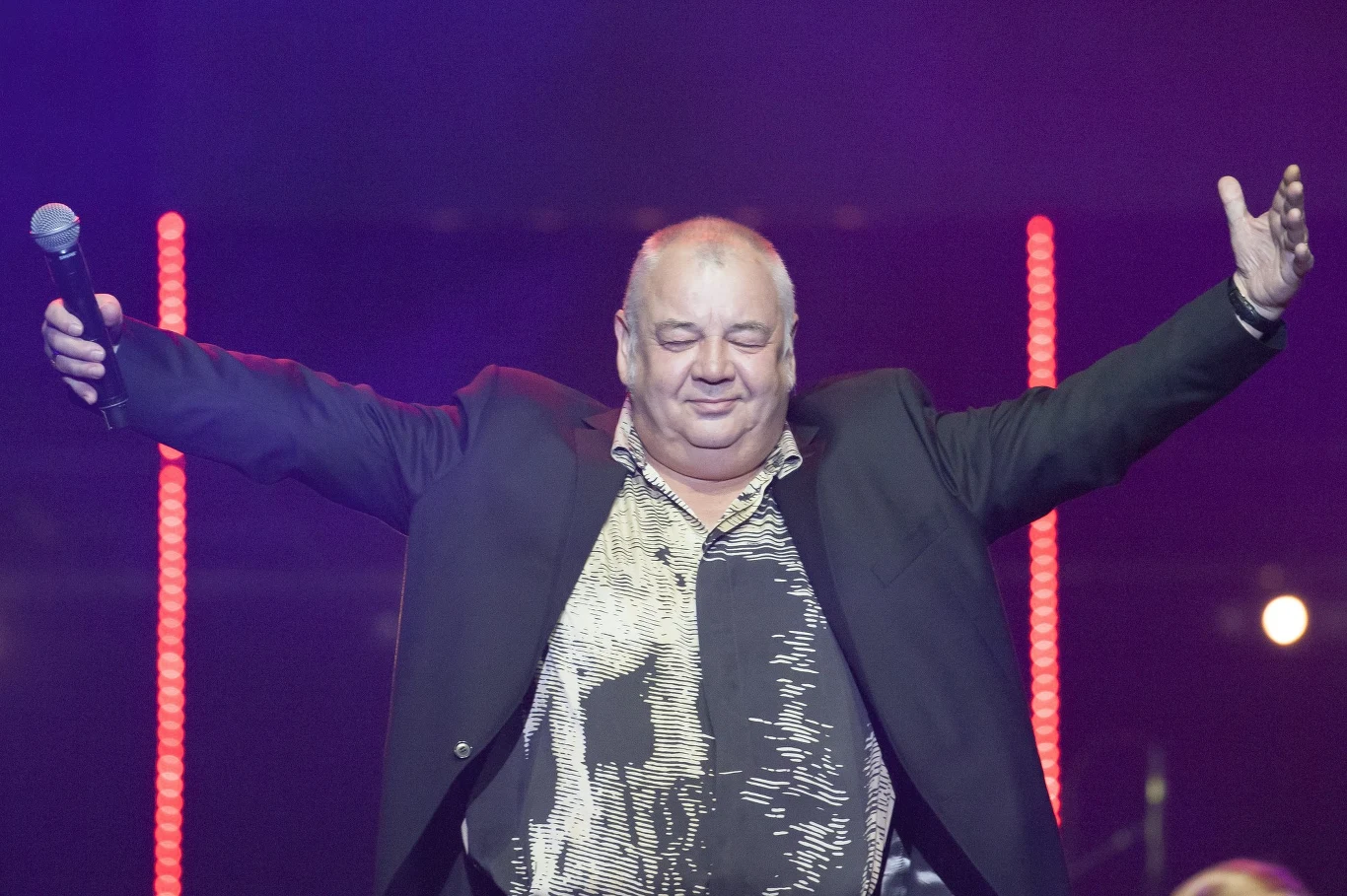 Soyka szybko zaczął również nagrywać muzykę popową, pojawił się też u boku takich gwiazd jak Anna Jantar. Z kolei w 1984 roku supportował we Francji Raya Charlesa. 