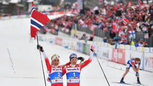 Na zdjęciu Therese Johaug (z lewej) i Ingvild Flugstad Oestberg