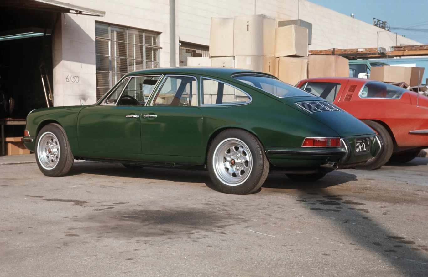 Czterodzwiowa wersja 911 S z lat 60.