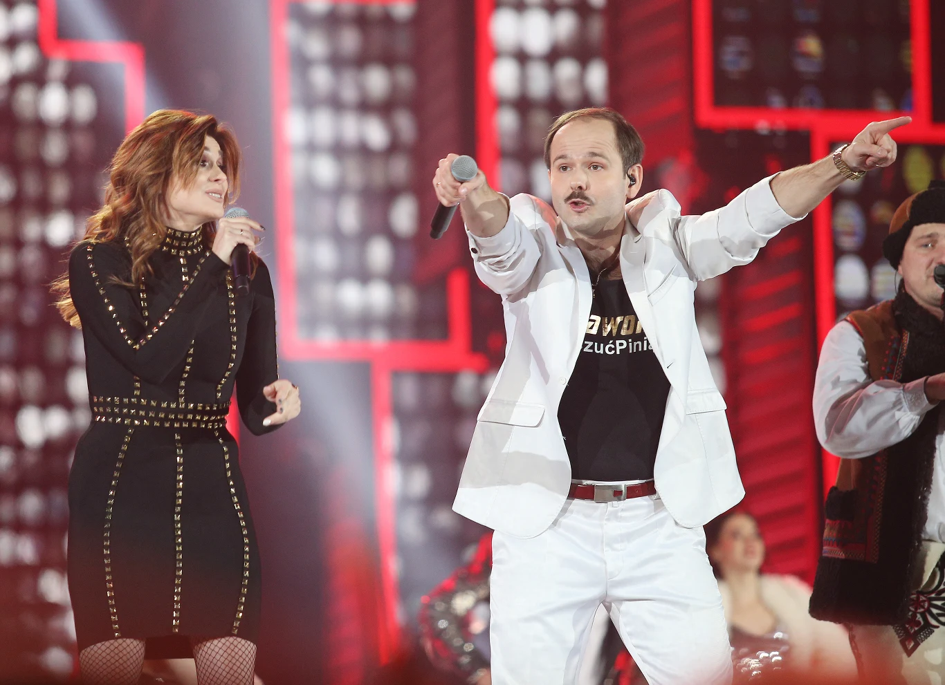 Szybko okazało się, że Sławomir zaczął podbijać nie tylko internet, ale także stacje telewizyjne. Jesienią 2016 r. wokalista wziął udział w "Tańcu z gwiazdami" (wówczas na świat przyszedł jego syn Kordian), a wiosną 2017 r. w programie "Twoja twarz brzmi znajomo". Prawdziwy szał na punkcie Sławomira wybuchł przy piosence "Miłość w Zakopanem", która była hitem Sylwestera Marzeń w Zakopanem w 2017 r.