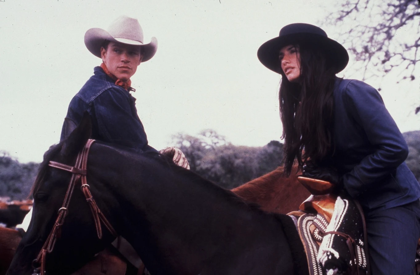 W tym samym roku aktorka wystąpiła również w "Rączych koniach", westernie Billyego Boba Thorntona, gdzie na planie spotkała się z Mattem Damonem.