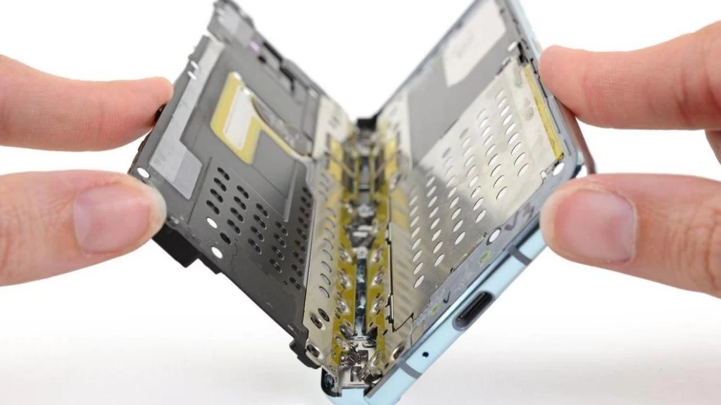 Samsung Galaxy Fold rozebrany przez iFixit / fot. iFixit