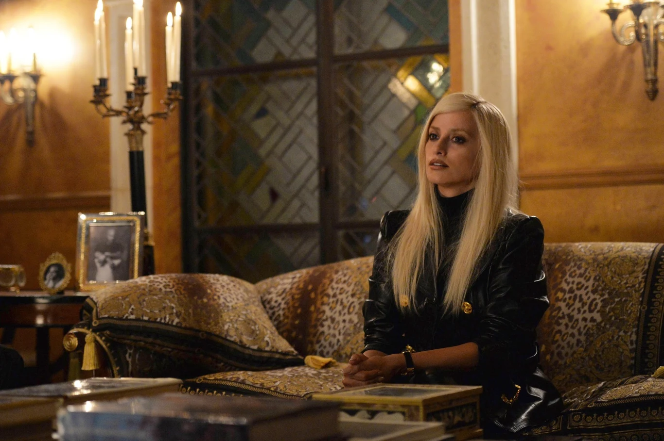Za rolę Donatelli Versace w miniserialu "Zabójstwo Versace: American Crime Story" otrzymała czwartą w karierze nominację do Złotego Globu. Produkcja odniosła spory sukces, zdobywając dwa Złote Globy i siedem nagród Emmy, w obu przypadkach triumfując w kategorii najlepszy serial limitowany.
