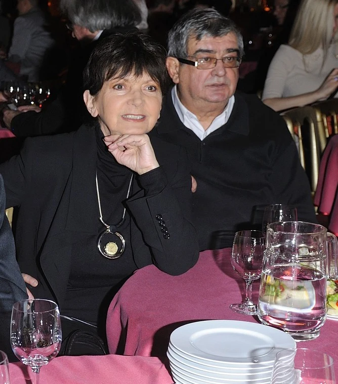 Halina Kunicka i Jerzy Derfel wspierają się Halina Kunicka i Jerzy Derfel wspierają się