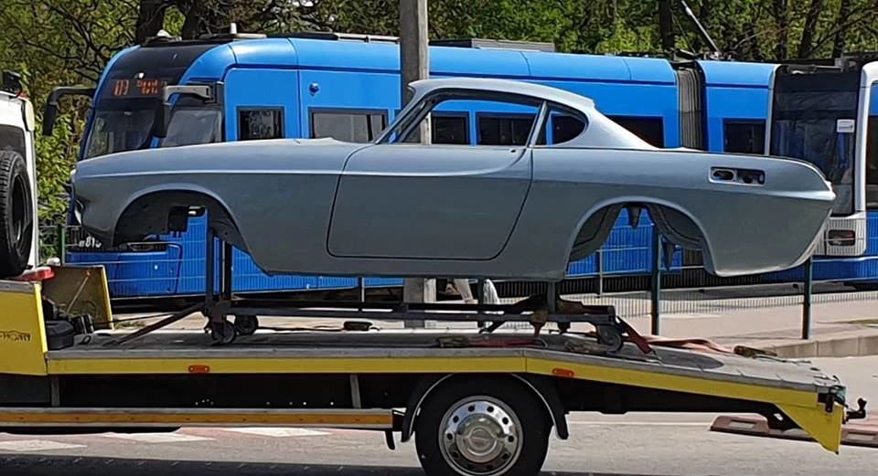 Volvo P1800