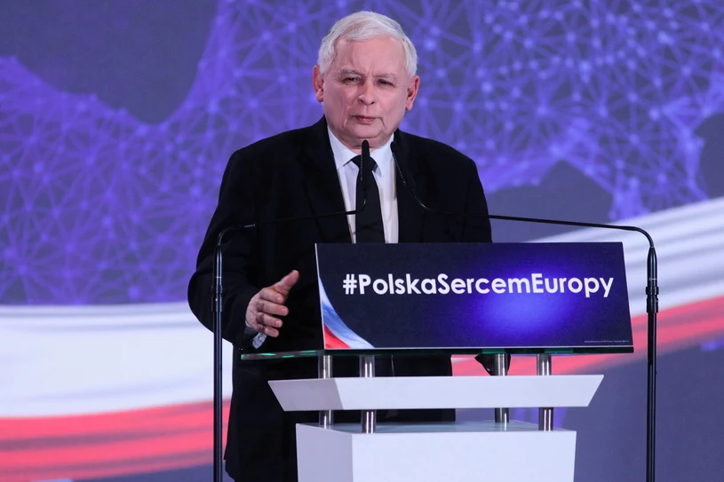 Prezes PiS Jarosław Kaczyński przemawia podczas konwencji regionalnej PiS w Białymstoku 