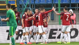 Radość piłkarzy Wisły po golu Marko Kolara