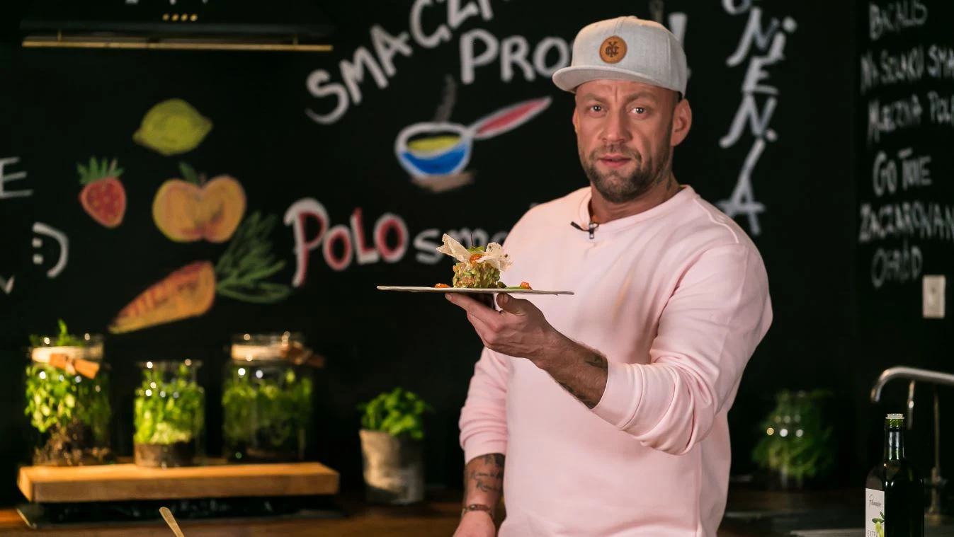 Tatar z awokado i pomidorów na ostro będzie znakomitą przystawką przed grillowanym mięsem Tatar z awokado i pomidorów na ostro będzie znakomitą przystawką przed grillowanym mięsem