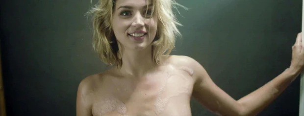 Ana de Armas w filmie "Kto tam?"