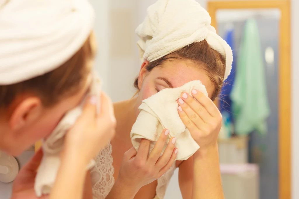 Do wycierania twarzy najlepiej używać ręcznika jednorazowego