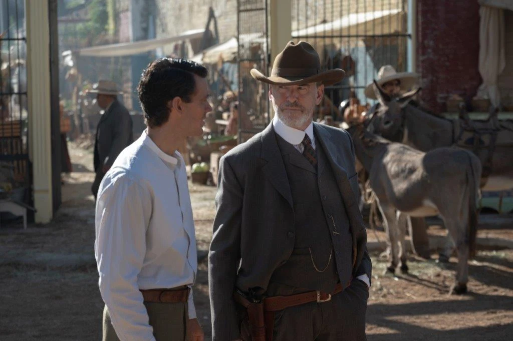 "Syn": Henry Garrett, Pierce Brosnan