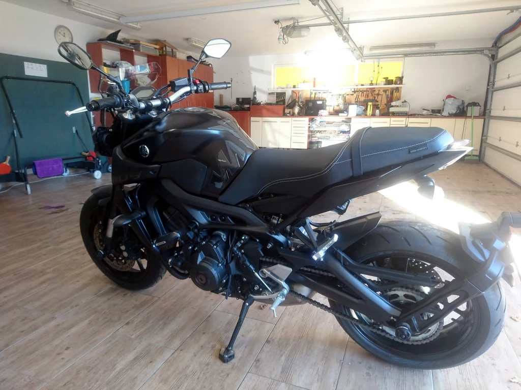 Yamaha MT-09. Tym motocyklem zainteresowało się wojsko