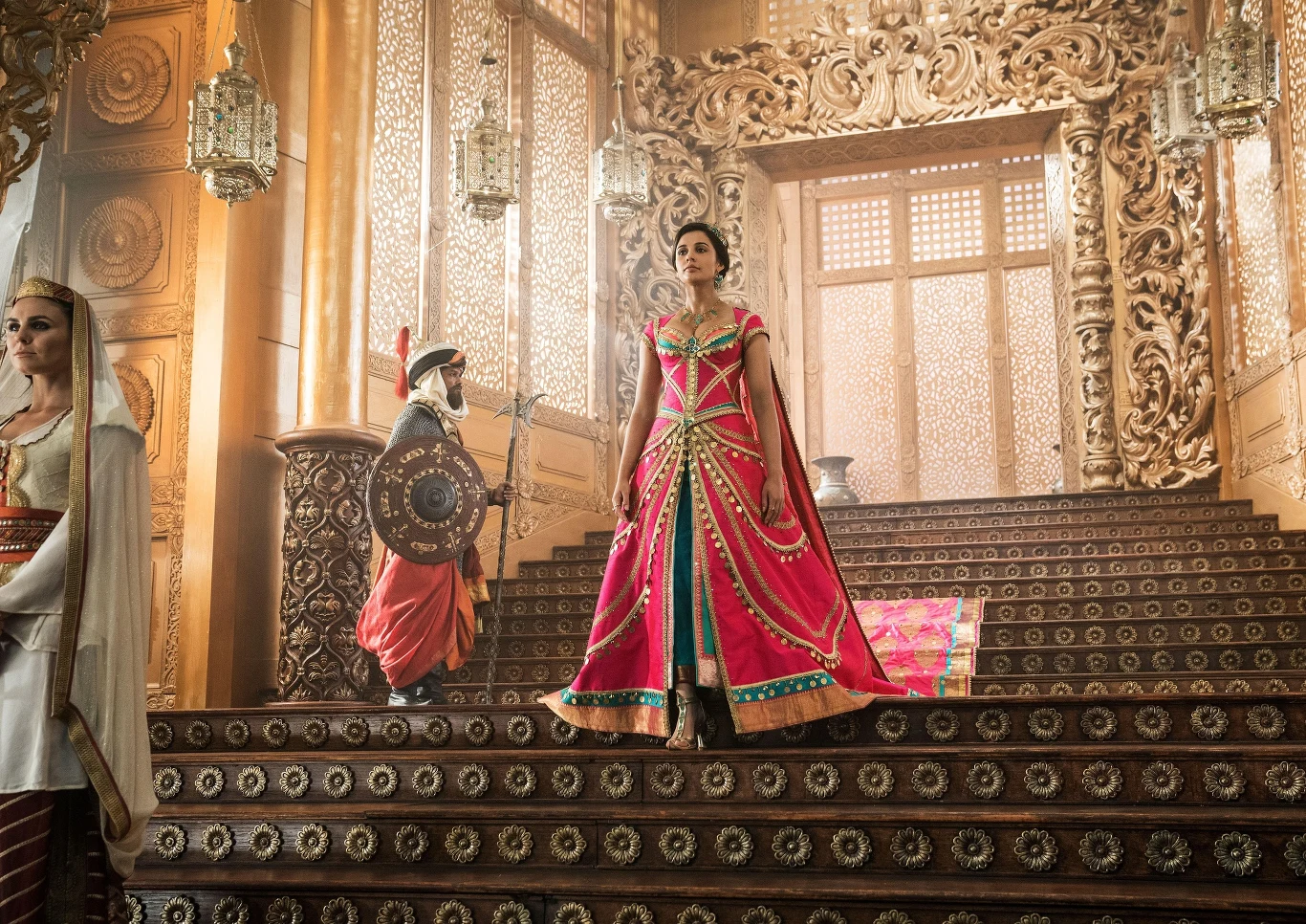 W 2019 roku Scott pojawi się w na ekranach jako księżniczka Dżasmina w aktorskiej wersji animacji Disney’a "Aladyn" w reżyserii Guy’a Ritchiego. Premiera filmu odbędzie się 24 maja. Może się on okazać dla Scott trampoliną na wyższe szczeble kariery lub największą z dotychczasowych porażek. Fani animacji są do niego nastawieni raczej chłodno, głównie z powodu wyglądu dżina, w którego wcielił się Will Smith.
Na zdjęciu: Naomi Scott w filmie "Aladyn" W 2019 roku Scott pojawi się w na ekranach jako księżniczka Dżasmina w aktorskiej wersji animacji Disney’a "Aladyn" w reżyserii Guy’a Ritchiego. Premiera filmu odbędzie się 24 maja. Może się on okazać dla Scott trampoliną na wyższe szczeble kariery lub największą z dotychczasowych porażek. Fani animacji są do niego nastawieni raczej chłodno, głównie z powodu wyglądu dżina, w którego wcielił się Will Smith.
Na zdjęciu: Naomi Scott w filmie "Aladyn"