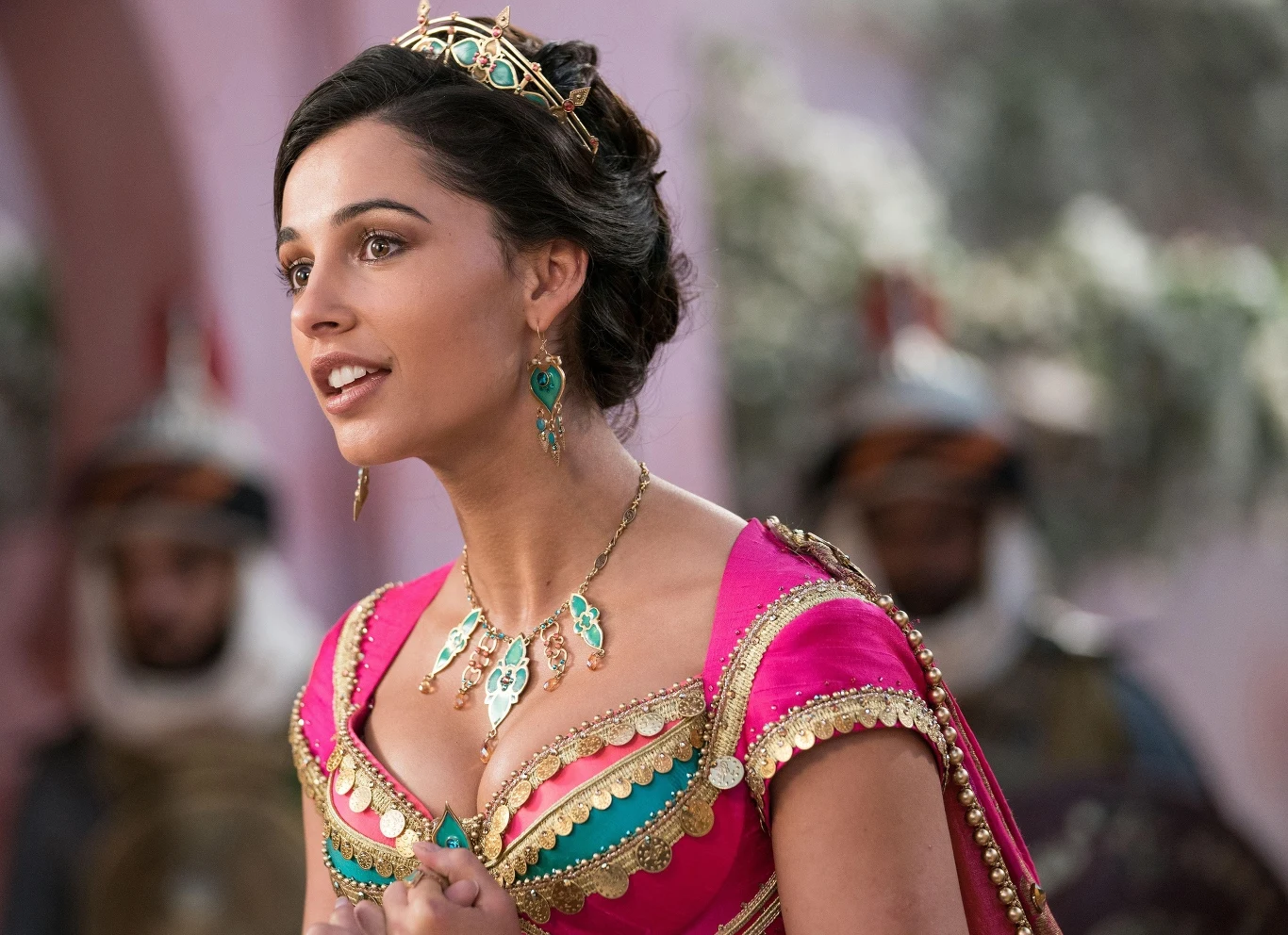 Naomi Scott w filmie "Aladyn" Naomi Scott w filmie "Aladyn"