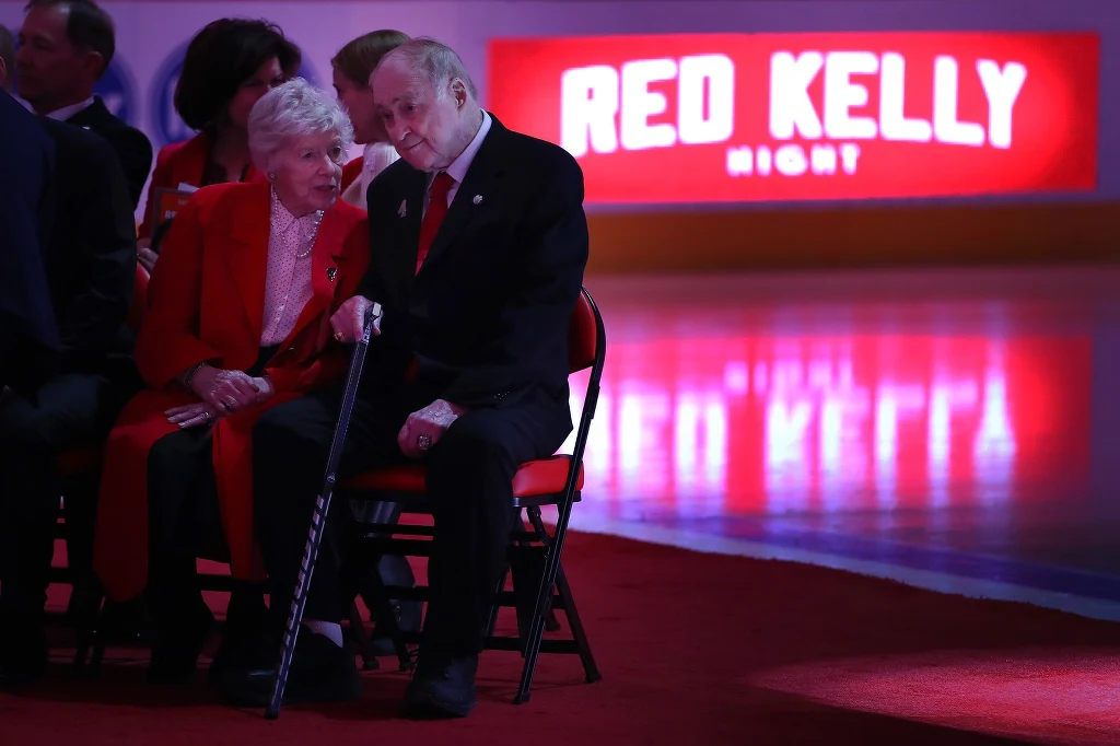 Red Kelly z żoną Red Kelly z żoną