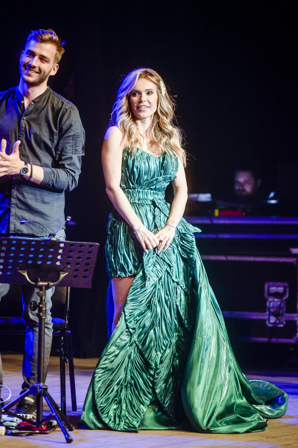 Zobacz zdjęcia z symfonicznego koncertu Dody w Teatrze Muzycznym Roma w Warszawie. Zobacz zdjęcia z symfonicznego koncertu Dody w Teatrze Muzycznym Roma w Warszawie.