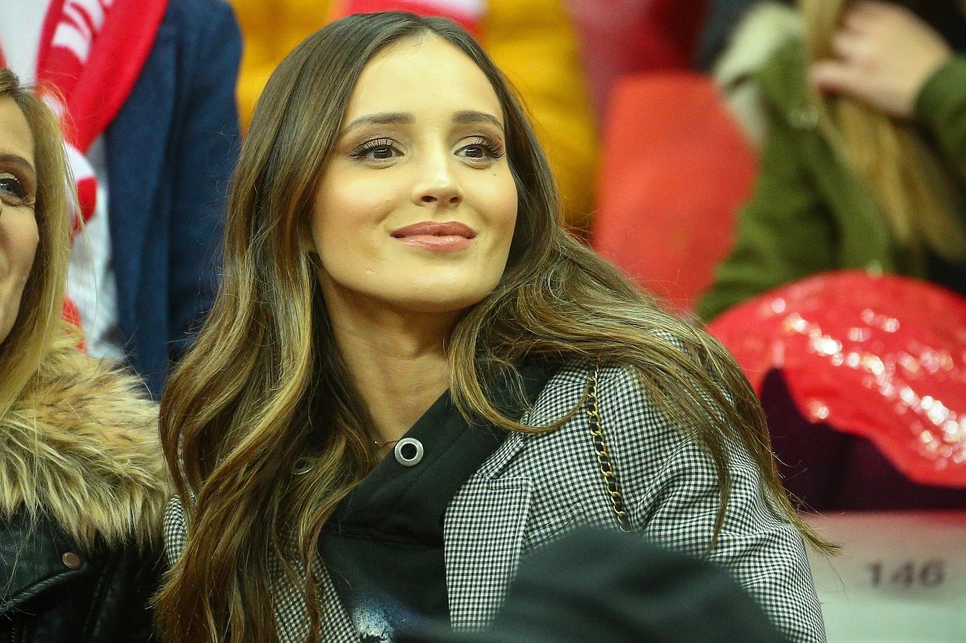 Marina Łuczenko-Szczęsna kibicuje mężowi Marina Łuczenko-Szczęsna kibicuje mężowi