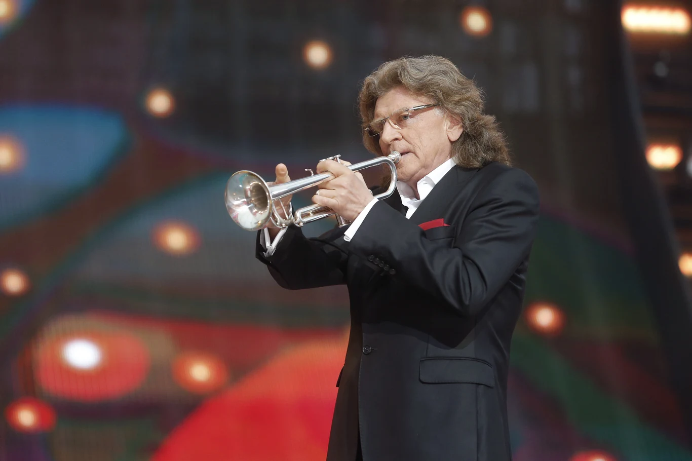 Muzyk, zanim zmarł nagrał częściowo materiał na następną płytę. Wydany pośmiertnie album "Dobrze, że jesteś" powstał właśnie na kanwie niedokończonych utworów Zbigniewa Wodeckiego. Udział w tworzeniu płyty mieli m.in. Kayah, Kuba Badach i Sławek Uniatowski. Płytę promowała kompozycja "Chwytaj dzień" z tekstem Jacka Cygana, którą Zbigniew Wodecki zaśpiewał w duecie z Kayah. Muzyk, zanim zmarł nagrał częściowo materiał na następną płytę. Wydany pośmiertnie album "Dobrze, że jesteś" powstał właśnie na kanwie niedokończonych utworów Zbigniewa Wodeckiego. Udział w tworzeniu płyty mieli m.in. Kayah, Kuba Badach i Sławek Uniatowski. Płytę promowała kompozycja "Chwytaj dzień" z tekstem Jacka Cygana, którą Zbigniew Wodecki zaśpiewał w duecie z Kayah.