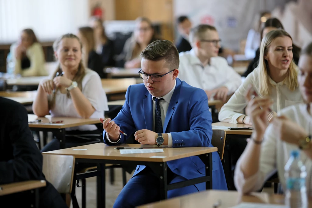 Maturzyści z I LO im T. Kościuszki w Gorzowie Wielkopolskim przed egzaminem maturalnym Maturzyści z I LO im T. Kościuszki w Gorzowie Wielkopolskim przed egzaminem maturalnym
