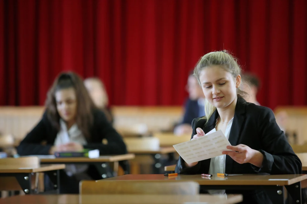 Maturzyści z I LO im T. Kościuszki w Gorzowie Wielkopolskim przed egzaminem maturalnym Maturzyści z I LO im T. Kościuszki w Gorzowie Wielkopolskim przed egzaminem maturalnym