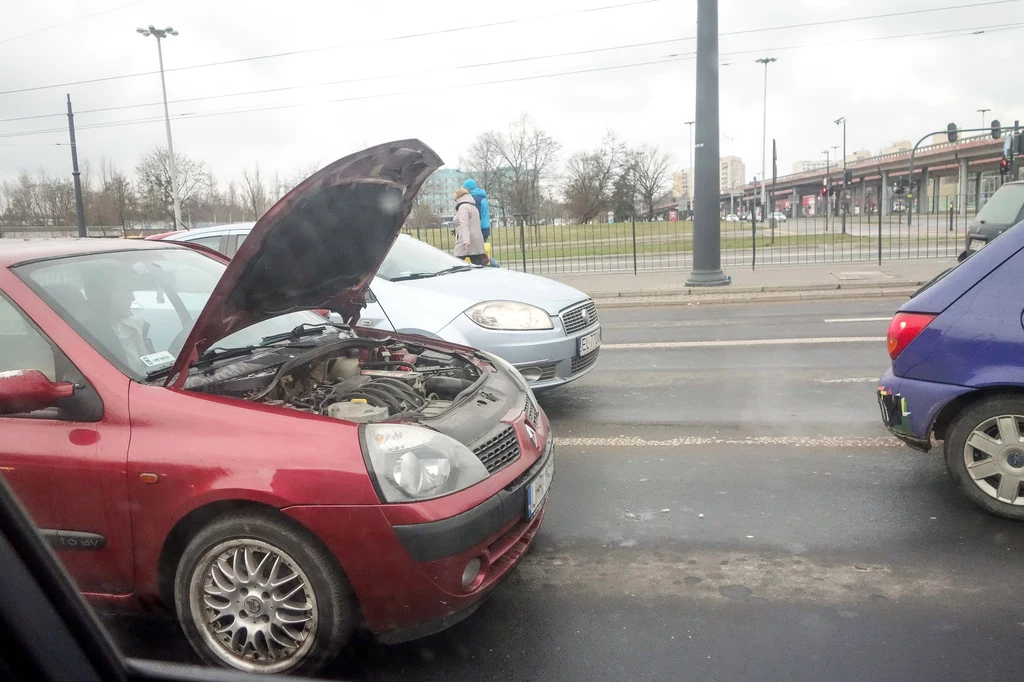 Jakie usterki najczęściej unieruchamiają samochody?