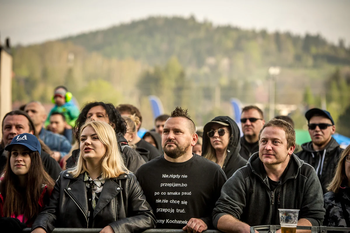 Zobacz zdjęcia z drugiej edycji ZEW się budzi Festiwal, który odbył się w Cisnej, w sercu Bieszczad