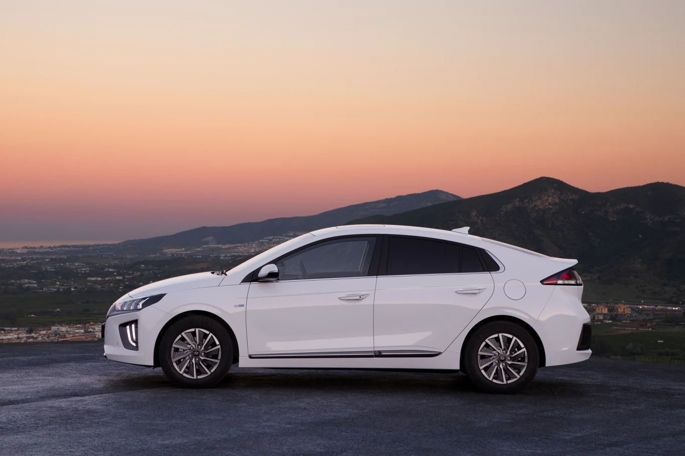 Hyundai Ioniq Hyundai Ioniq