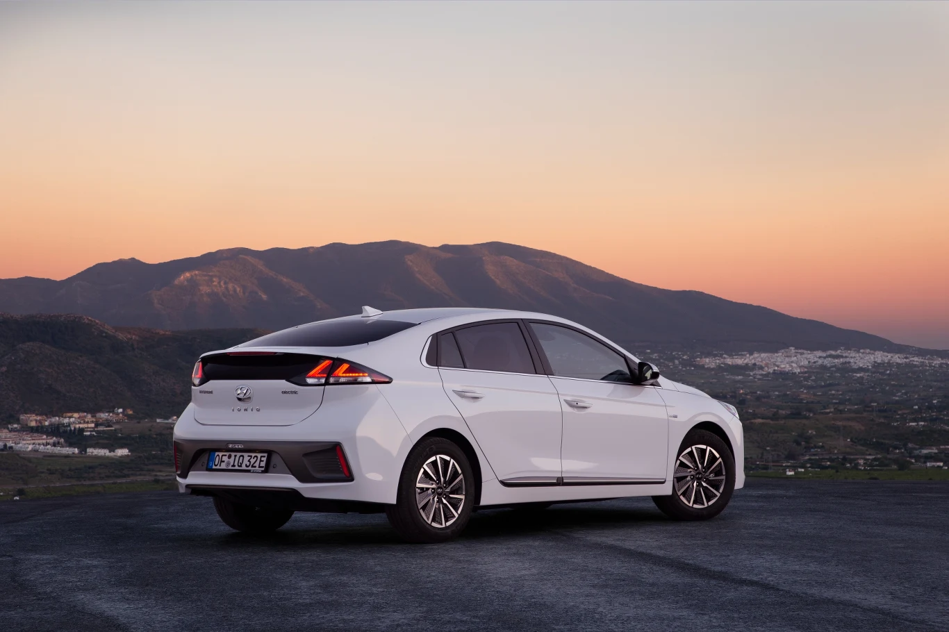 Hyundai Ioniq Hyundai Ioniq