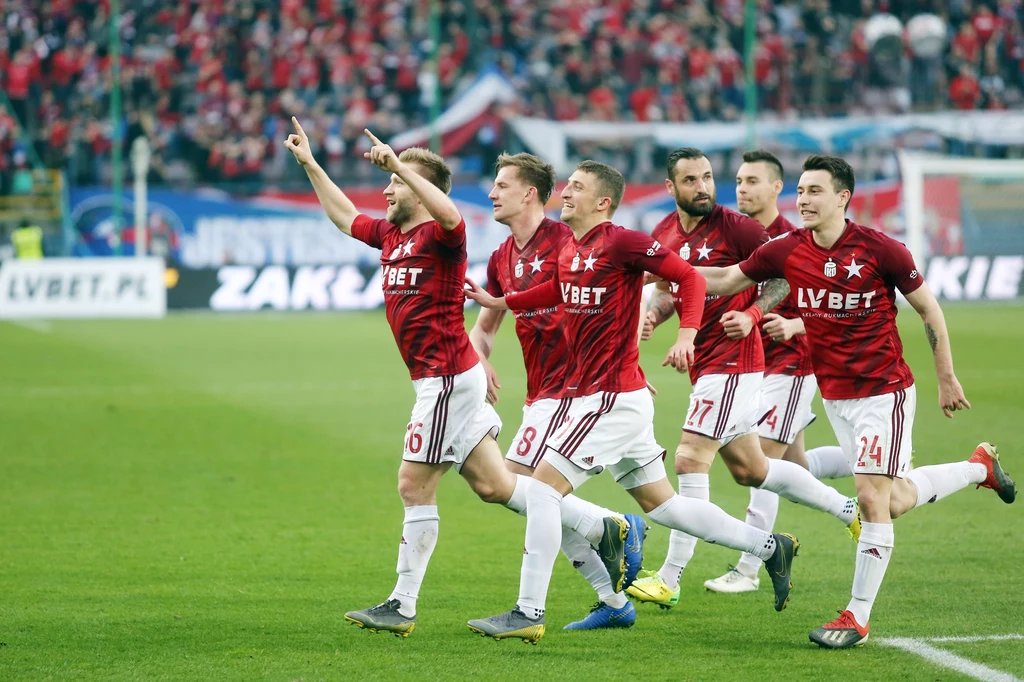 Kuba Błaszczykowski dał sygnał. Za nim poszła cała drużyna Wisła. Kuba Błaszczykowski dał sygnał. Za nim poszła cała drużyna Wisła.