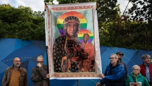Fotografia z demonstracji "Tęcza nie obraża"