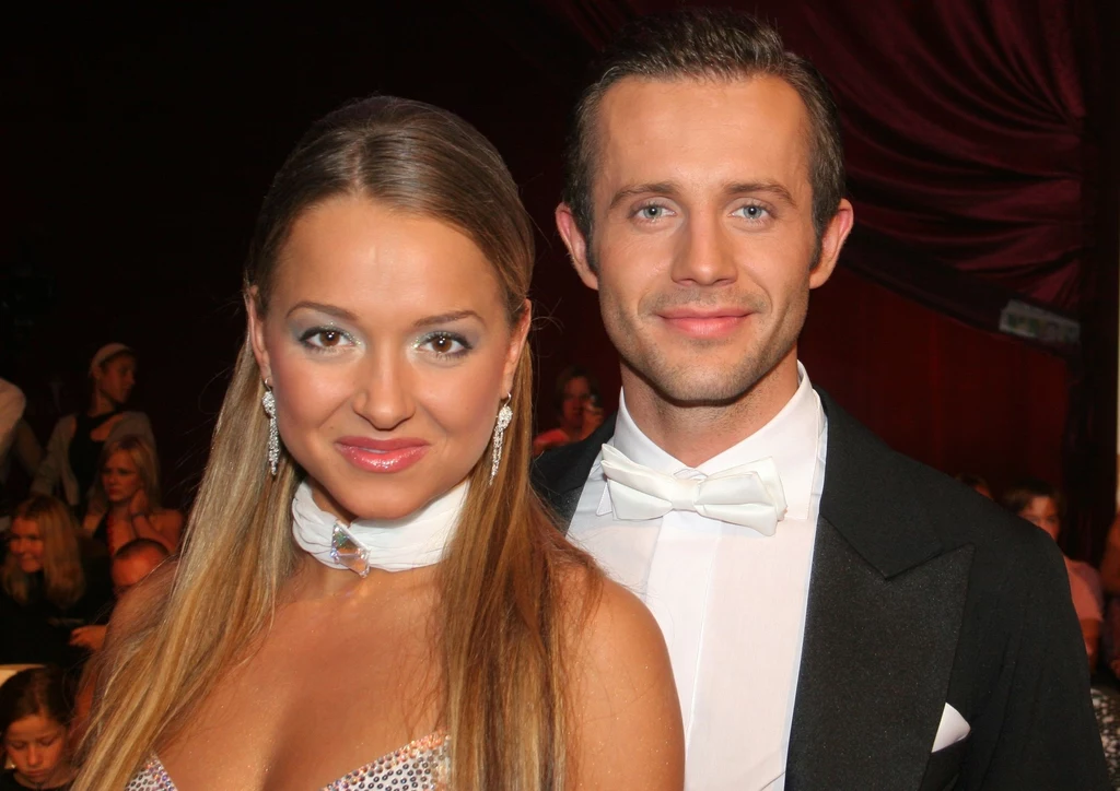 Potem Piotrowska wzięła jeszcze udział w dwóch edycjach „Tańca z gwiazdami” – w 2006 roku zatańczyła z Przemysławem Cypryańskim, a w 2010 z Mrozem. W końcu na dobre zniknęła z show-biznesu. Dlaczego? Potem Piotrowska wzięła jeszcze udział w dwóch edycjach „Tańca z gwiazdami” – w 2006 roku zatańczyła z Przemysławem Cypryańskim, a w 2010 z Mrozem. W końcu na dobre zniknęła z show-biznesu. Dlaczego?