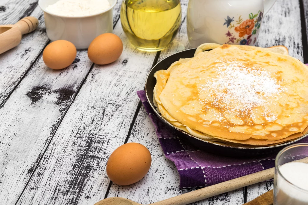 Ciasto naleśnikowe po zrobieniu odstaw na trzydzieści minut