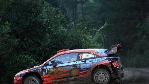 Neuville (jeszcze) na trasie