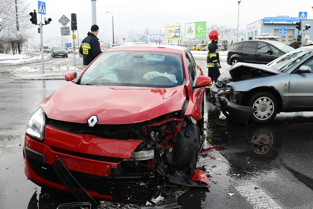 Chwila nieuwagi na skrzyżowaniu może skończyć się tak