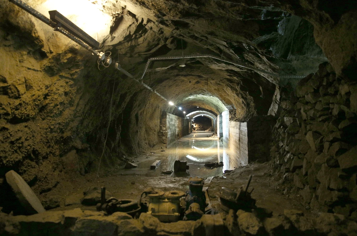 Skarby mogą znajdować się w jednej z podziemnych sztolni na terenie Polski