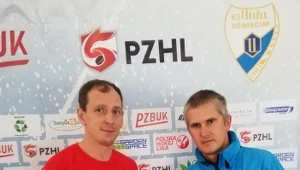 Patryk Noworyta przywitany w Unii Oświęcim przez Pawła Krama, prezesa spółki Oświęcimski Sport SA