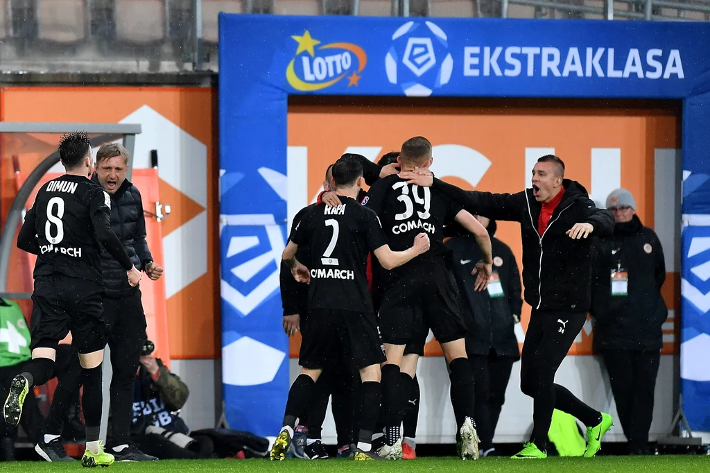Mecz w Lubinie rozstrzygnął się dopiero w doliczonym czasie gry Mecz w Lubinie rozstrzygnął się dopiero w doliczonym czasie gry