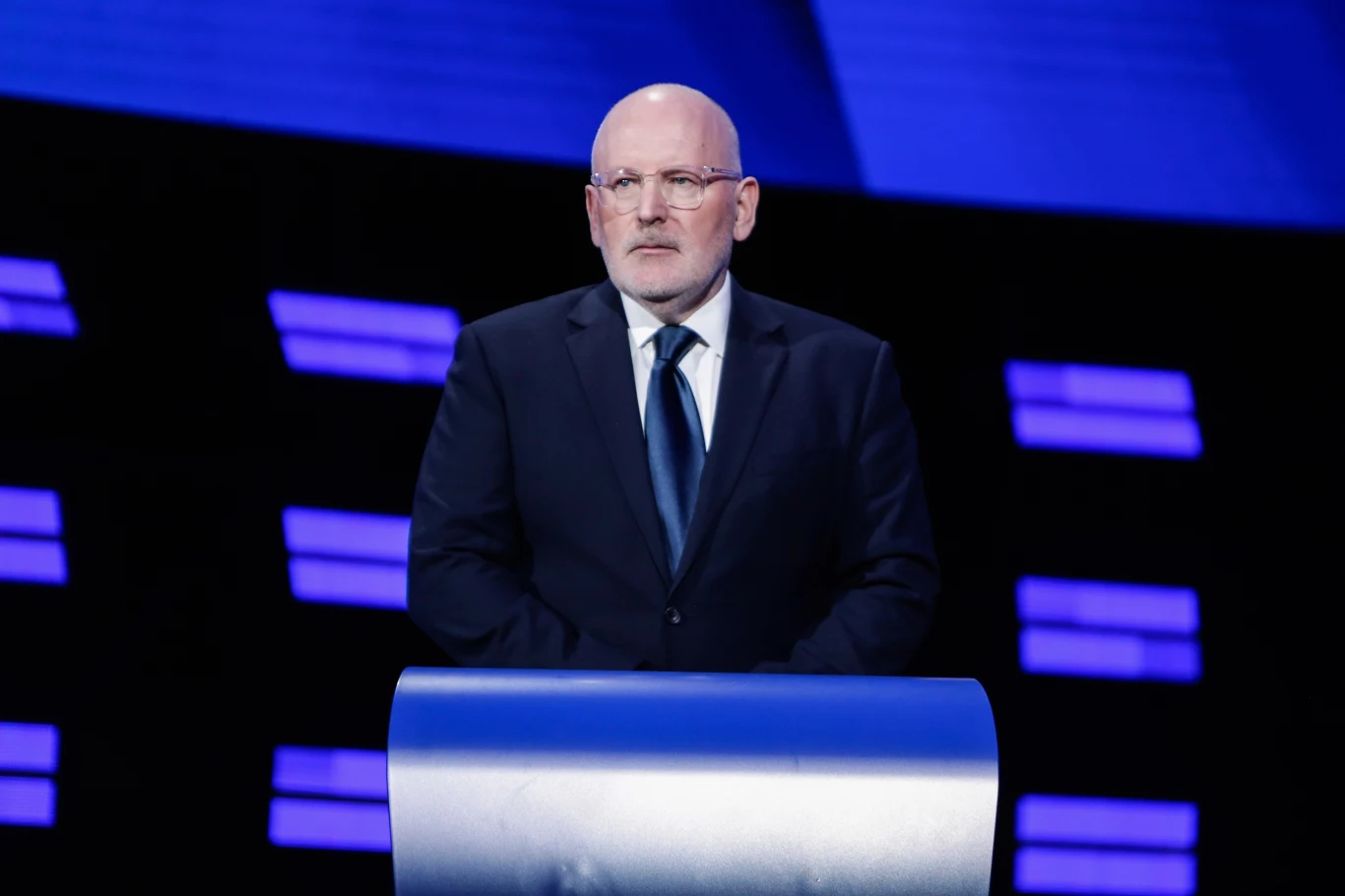 Frans Timmermans zagroził przywróceniem granic w Europie Frans Timmermans zagroził przywróceniem granic w Europie