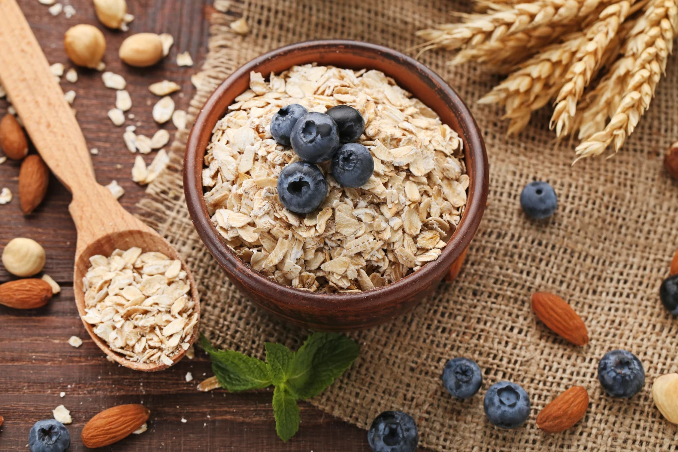 Zamiast przesłodzonych płatków śniadaniowych wybierajmy zwykłe płatki owsiane