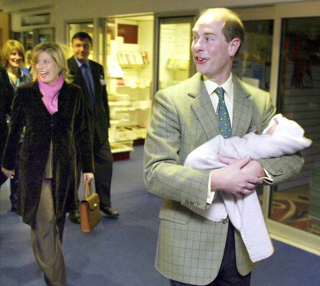 Ludwika Windsor z rodzicami. Hrabina Zofia, książę Edward Ludwika Windsor z rodzicami. Hrabina Zofia, książę Edward