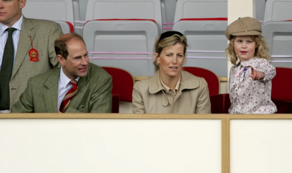 Ludwika Windsor z rodzicami. Hrabina Zofia, książę Edward Ludwika Windsor z rodzicami. Hrabina Zofia, książę Edward