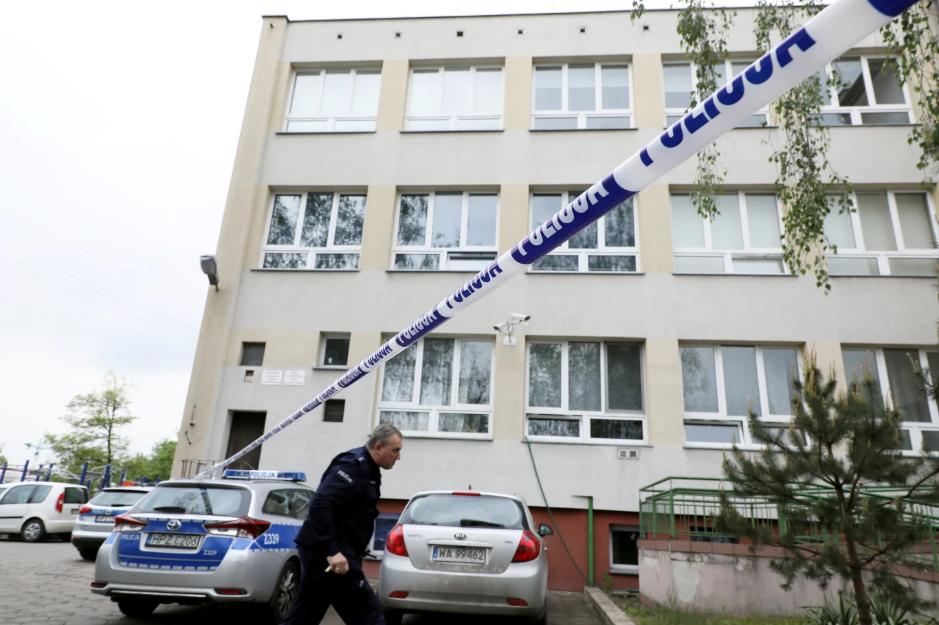 Szkoła Podstawowa nr 195 przy ul. Króla Maciusia w Warszawie Szkoła Podstawowa nr 195 przy ul. Króla Maciusia w Warszawie