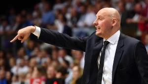Trener Arki Gdynia Przemysław Frasunkiewicz